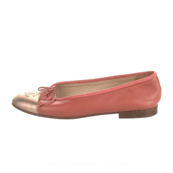 Vintage Chanel Coral & Gold Ballet Flats CC Logo Leather Shoes - Picture 2 of 4